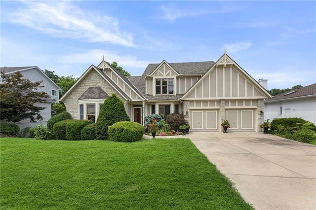 4108 NE Courtney Drive, Lee's Summit, MO 64064