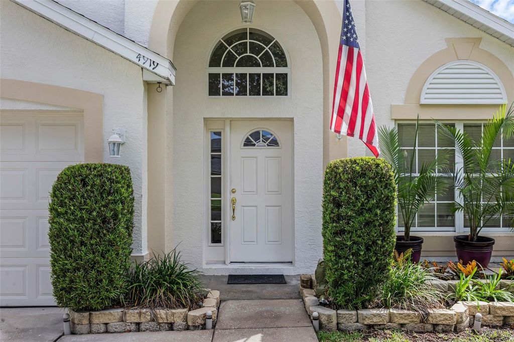 Image 2 of property listing at 4919 JETTON DRIVE, Orlando, FL 32837