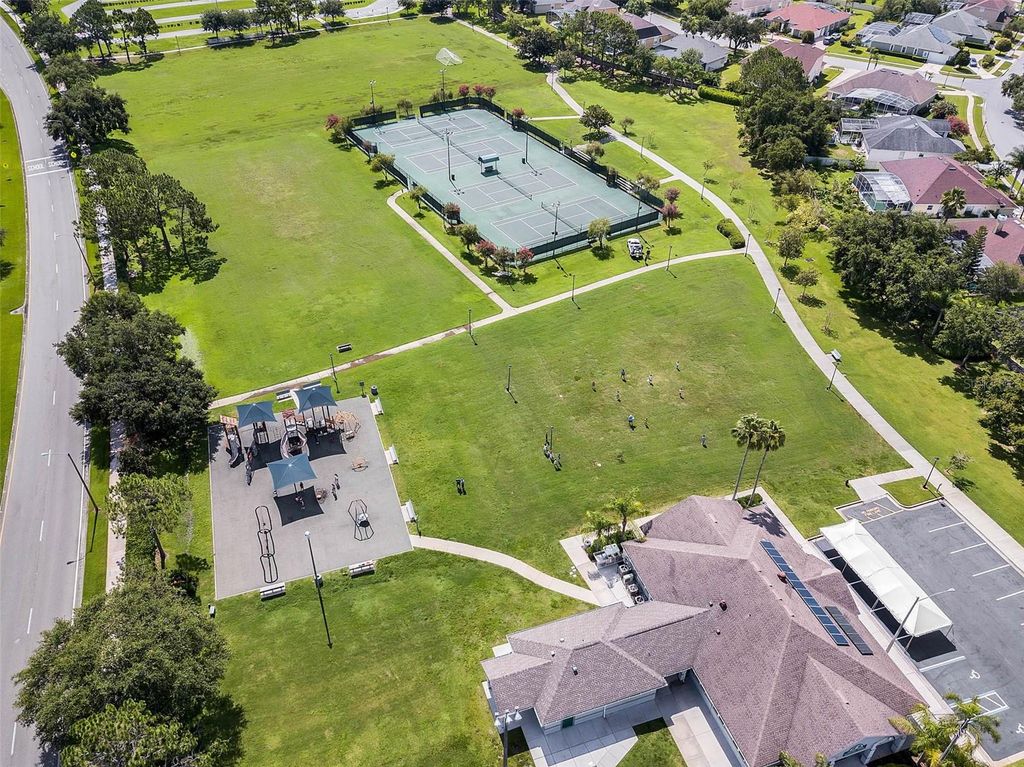 Image 25 of property listing at 4919 JETTON DRIVE, Orlando, FL 32837