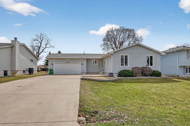 116 Dawn Drive, Elk Run Heights, IA 50707