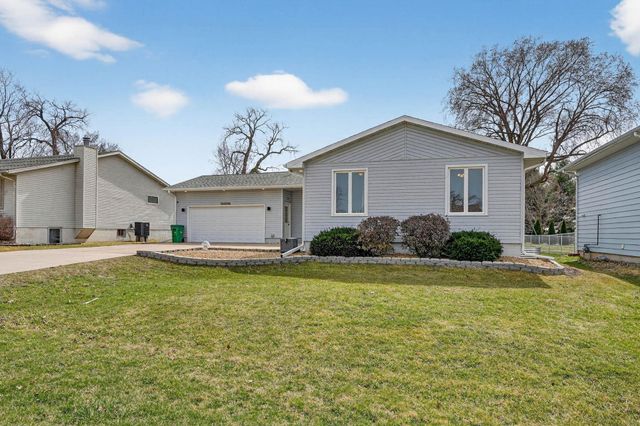 116 Dawn Drive, Elk Run Heights, IA 50707