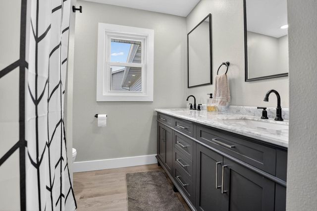 116 Dawn Drive, Elk Run Heights, IA 50707