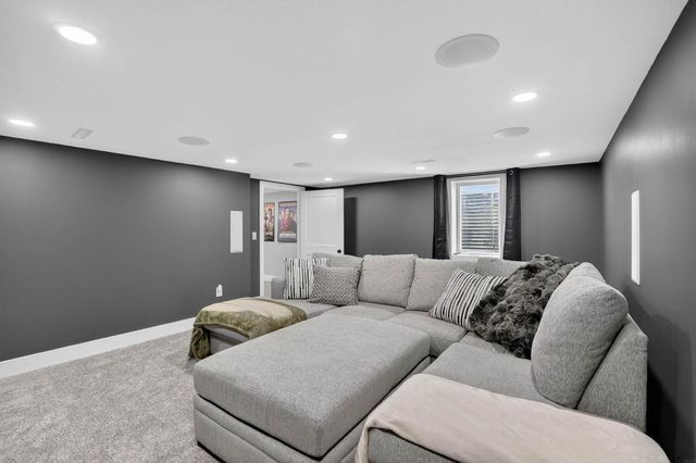 116 Dawn Drive, Elk Run Heights, IA 50707