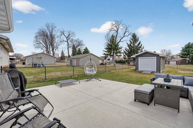 116 Dawn Drive, Elk Run Heights, IA 50707