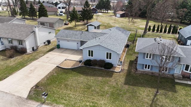 116 Dawn Drive, Elk Run Heights, IA 50707