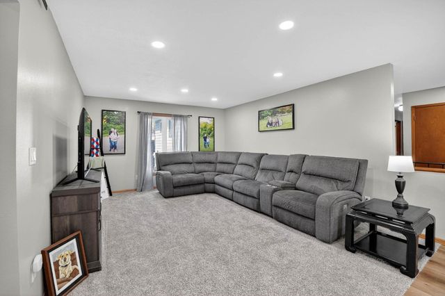 116 Dawn Drive, Elk Run Heights, IA 50707