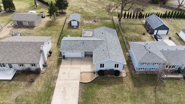 116 Dawn Drive, Elk Run Heights, IA 50707