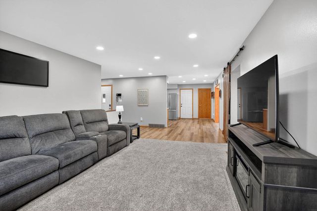 116 Dawn Drive, Elk Run Heights, IA 50707