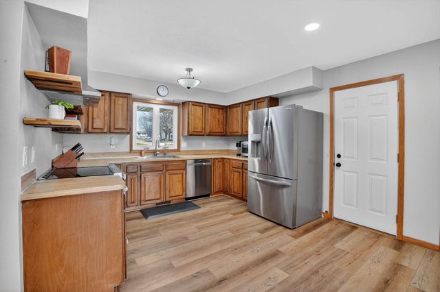 116 Dawn Drive, Elk Run Heights, IA 50707