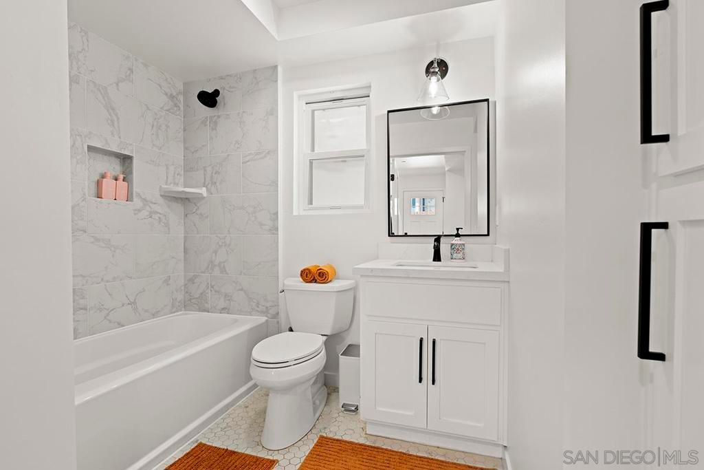 Image 31 of property listing at 3021 B, San Diego, CA 92102