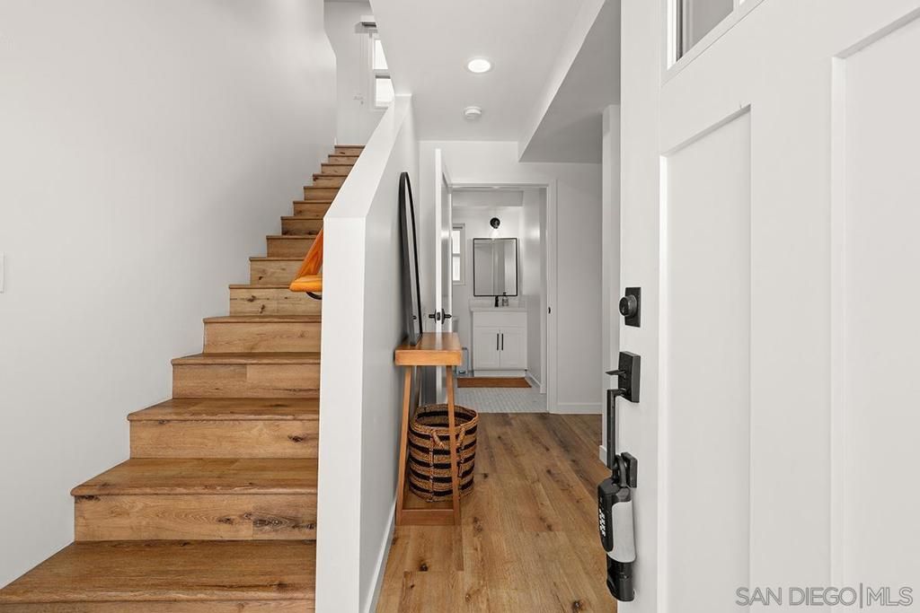 Image 4 of property listing at 3021 B, San Diego, CA 92102