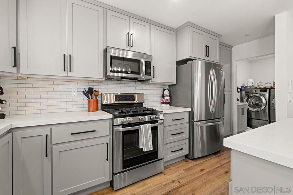 Image 6 of property listing at 3021 B, San Diego, CA 92102