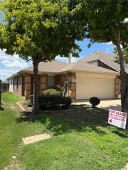 12125 Walden Wood Drive, Fort Worth, TX 76244