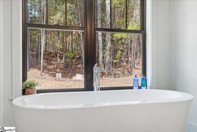509 Great Oak Way, Seneca, SC 29672