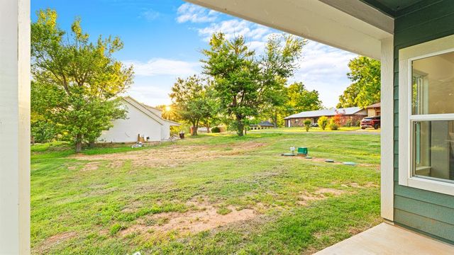 1831 Rockford Drive, Eufaula, OK 74432