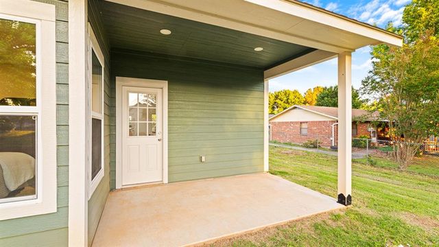 1831 Rockford Drive, Eufaula, OK 74432