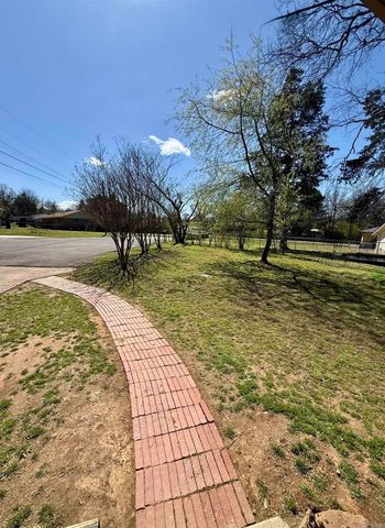 75 New Street, Quitman, AR 72131