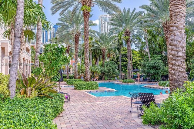 17150 N Bay Rd 2222, Sunny Isles Beach, FL 33160