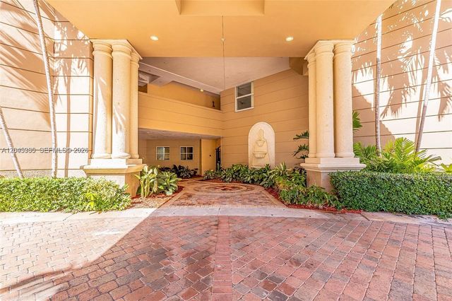 17150 N Bay Rd 2222, Sunny Isles Beach, FL 33160