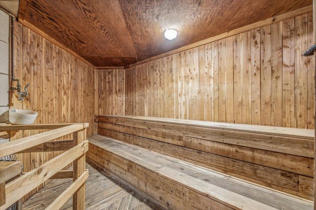 132 Demont Avenue 221, Little Canada, MN 55117