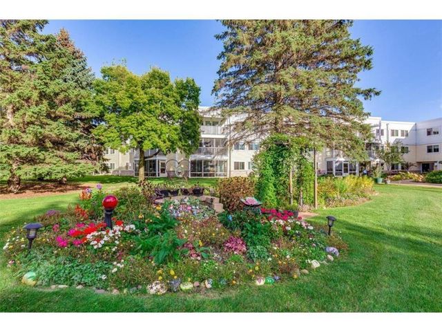 132 Demont Avenue 221, Little Canada, MN 55117