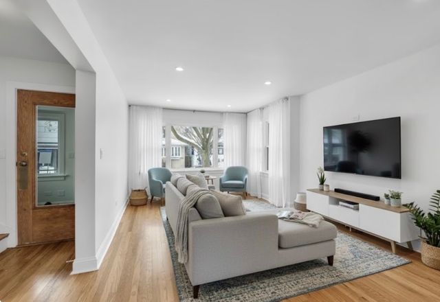 511 Highland Avenue, Oak Park, IL 60304