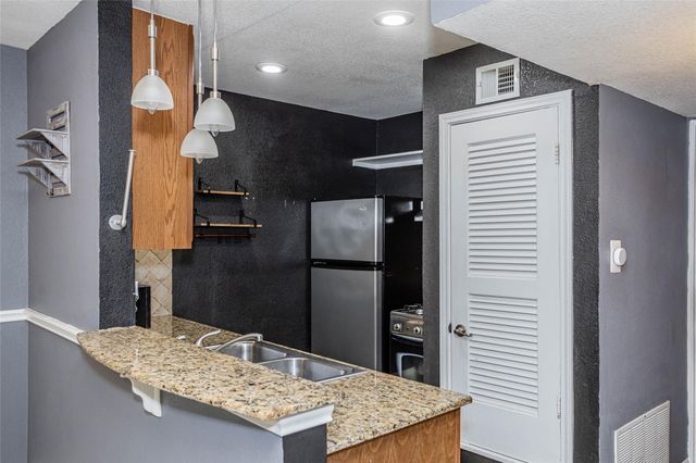 4306 Avenue A 111, Austin, TX 78751