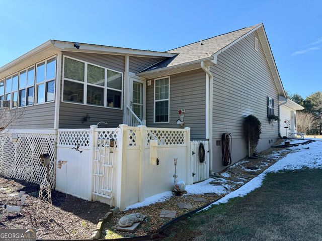 733 Woodland Way, Dewy Rose, GA 30634