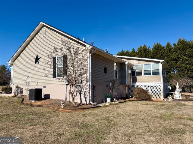 733 Woodland Way, Dewy Rose, GA 30634