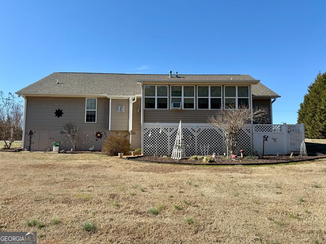 733 Woodland Way, Dewy Rose, GA 30634