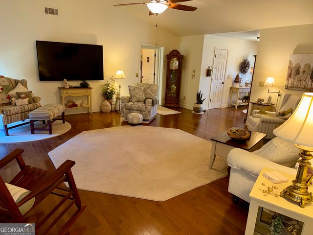 733 Woodland Way, Dewy Rose, GA 30634