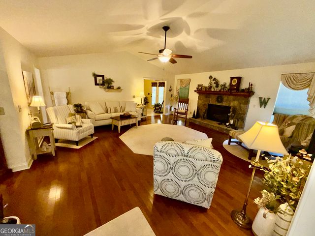 733 Woodland Way, Dewy Rose, GA 30634