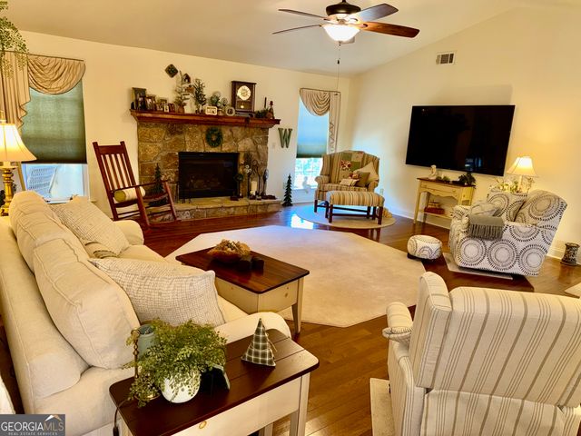 733 Woodland Way, Dewy Rose, GA 30634