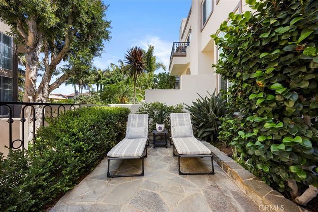 19256 Seabrook Lane, Huntington Beach, CA 92648