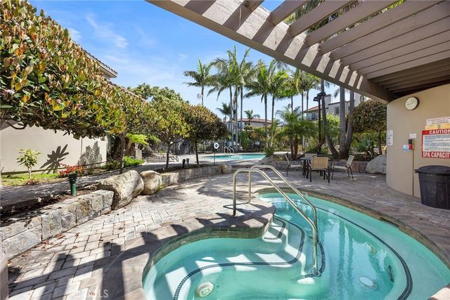 19256 Seabrook Lane, Huntington Beach, CA 92648