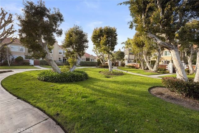 19256 Seabrook Lane, Huntington Beach, CA 92648