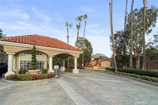 19256 Seabrook Lane, Huntington Beach, CA 92648