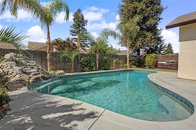 6501 Ambergrove, Bakersfield, CA 93313