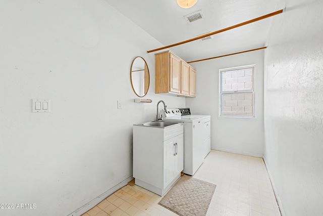 3128 E Rocky Slope Drive, Phoenix, AZ 85048