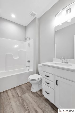 4509 S 213TH Street, Elkhorn, NE 68022