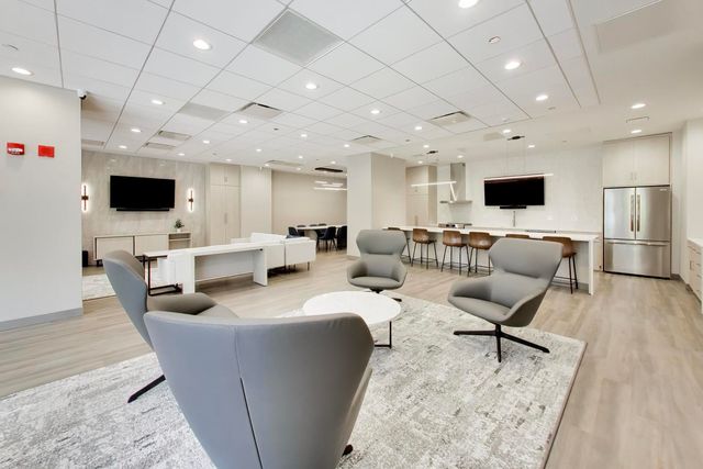 222 N Columbus Drive 302, Chicago, IL 60601