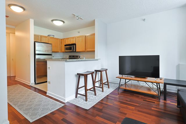 222 N Columbus Drive 302, Chicago, IL 60601