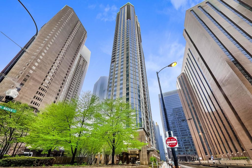 222 N Columbus Drive 302, Chicago, IL 60601