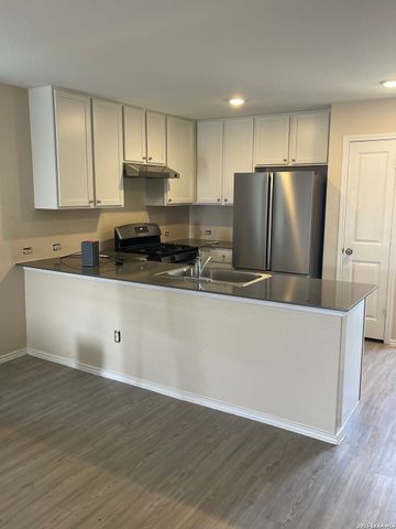 215 Layne Way, Marion, TX 78124