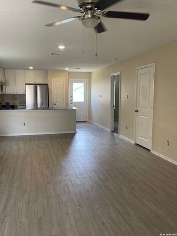 215 Layne Way, Marion, TX 78124