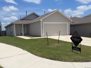 215 Layne Way, Marion, TX 78124