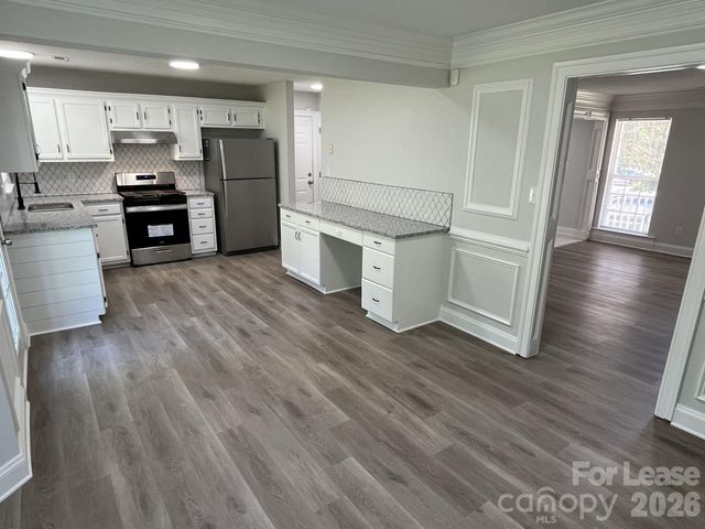 5637 Hedgecrest Place, Charlotte, NC 28269