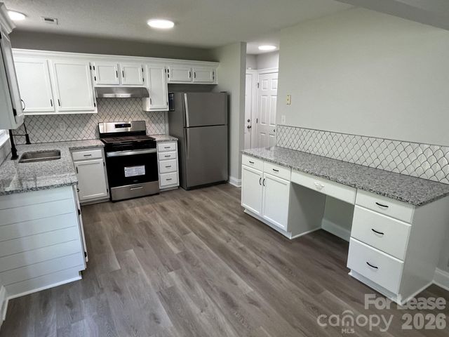 5637 Hedgecrest Place, Charlotte, NC 28269