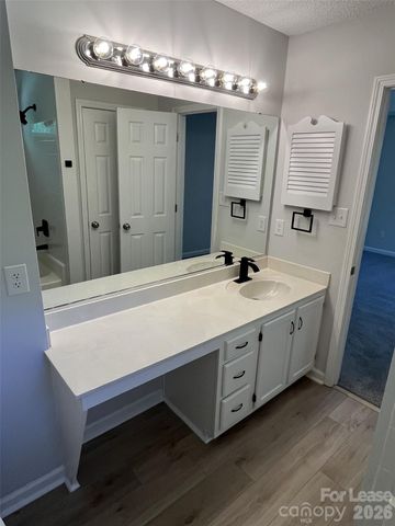 5637 Hedgecrest Place, Charlotte, NC 28269