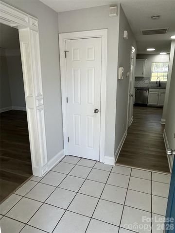 5637 Hedgecrest Place, Charlotte, NC 28269